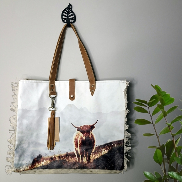 NWT Highland Cow Leather Weekender Tote Bag - Picture 7 of 7